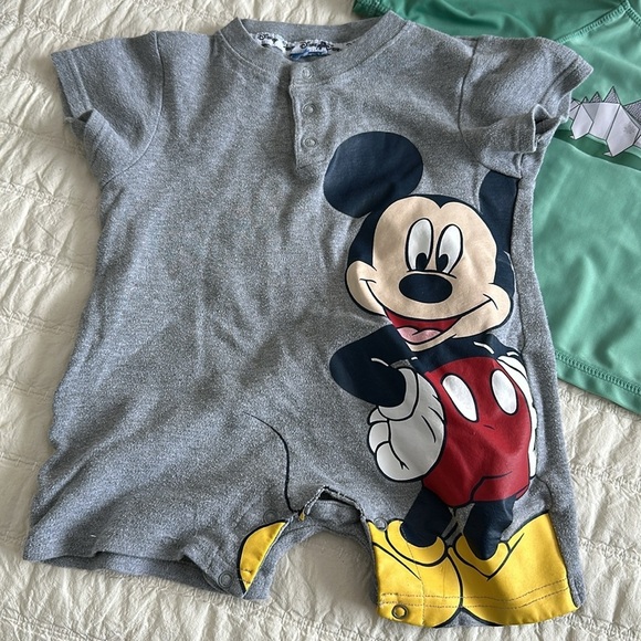 2T Disney, onesie gray, Mickey Mouse, UV skins rash guard green - Picture 2 of 6